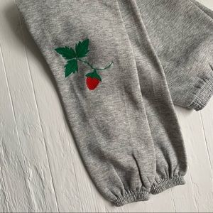 Vintage 20/20 |Heathered Gray Sweatpants with strawberry - Large